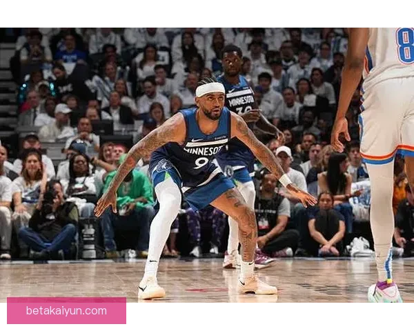 沃克防守能力持续提升，展现出在比赛中的稳定表现